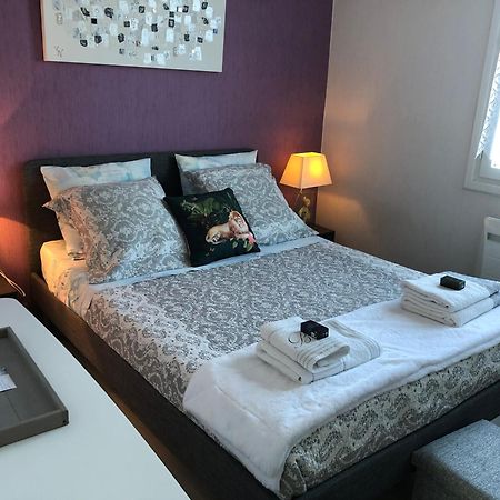 « Chez Annie » Bed & Breakfast Doue-la-Fontaine Bagian luar foto