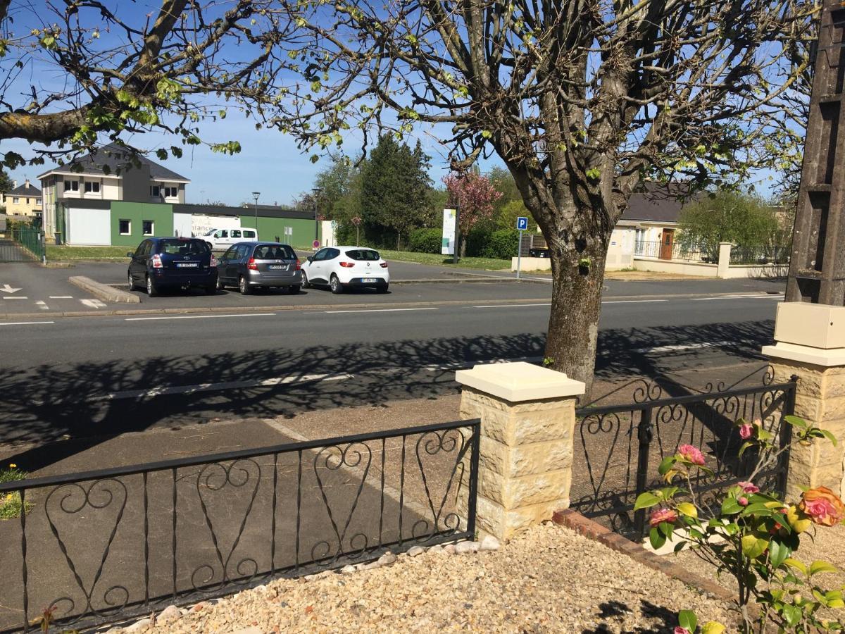 « Chez Annie » Bed & Breakfast Doue-la-Fontaine Bagian luar foto